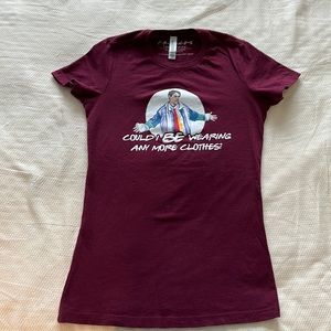 FRIENDS Could I be wearing any more clothes maroon t-shirt size M